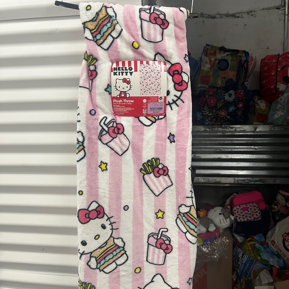 Hello Kitty Hamburger & Fries & Shake Burlington Throw